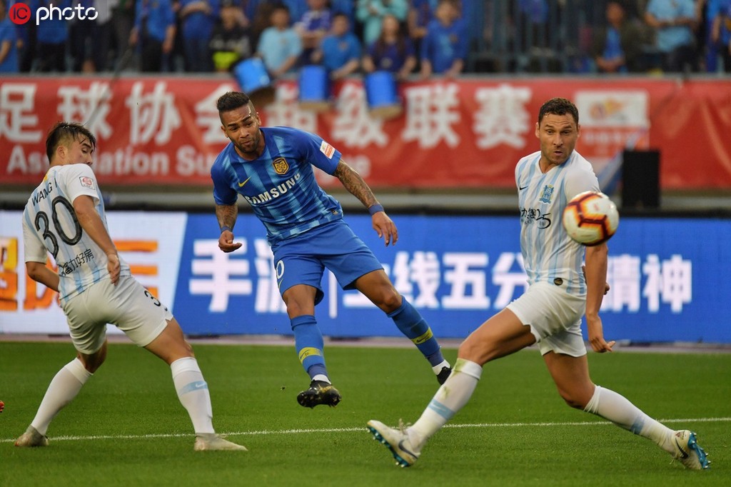 关于苏宁主场大胜，继续领跑积分榜的信息