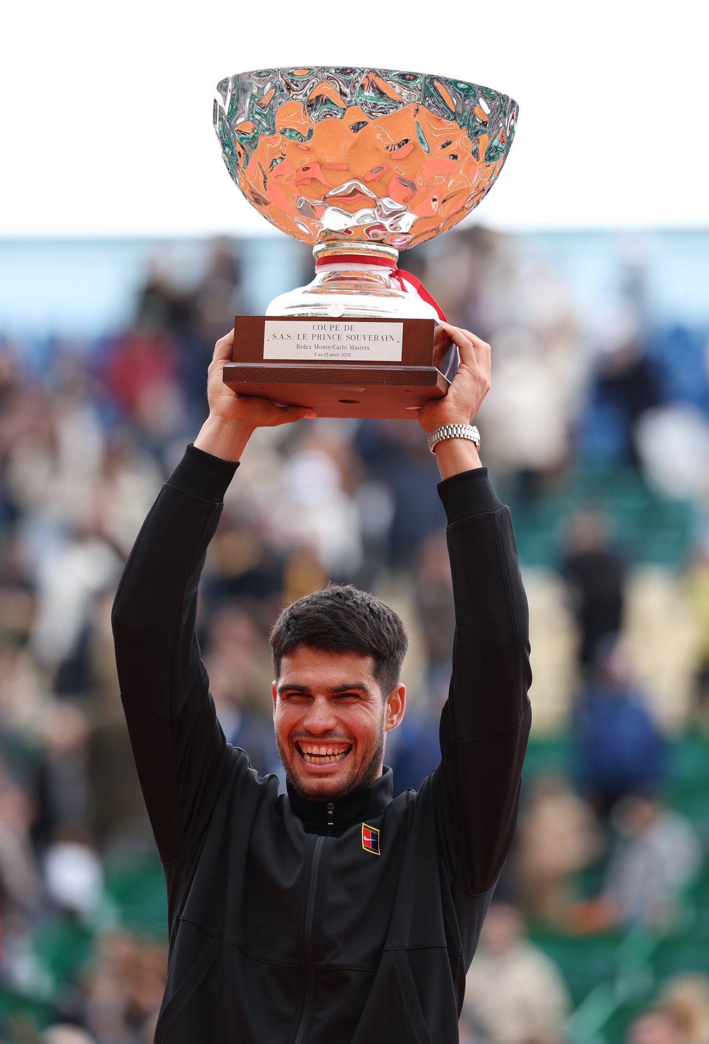 费德勒在掘金比赛中问鼎冠军，关键助攻引发热议！